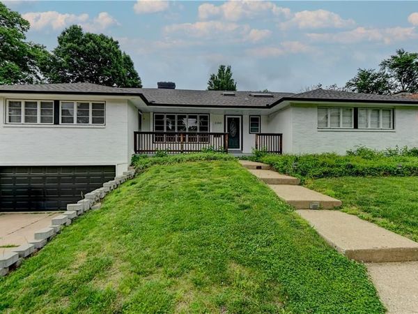 1102 W 85th Terrace, Kansas City, MO 64114