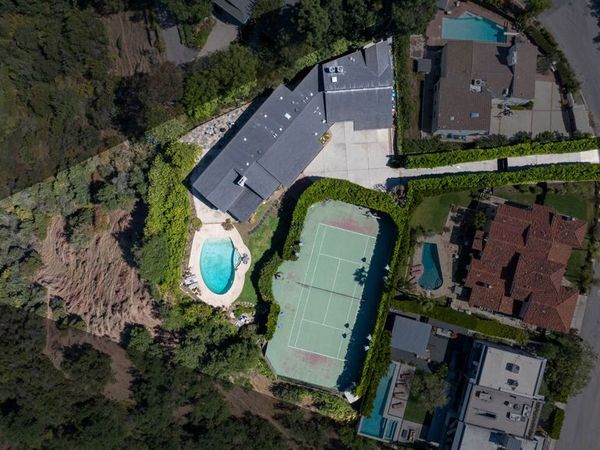 1612 Stradella Road, Los Angeles, CA 90077
