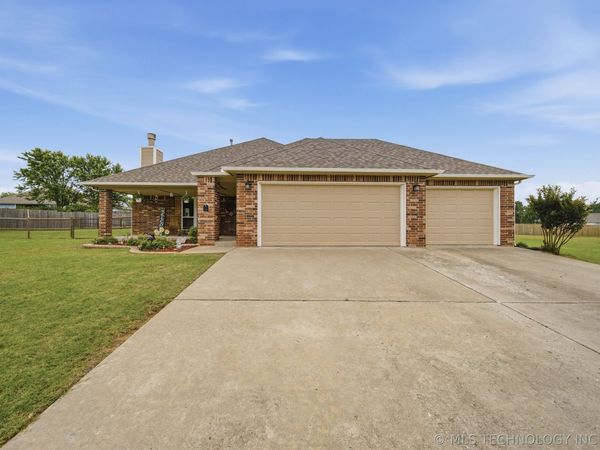 14205 S 220th Avenue E, Coweta, OK 74429
