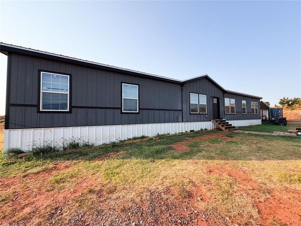 9908 N 1990 Road, Hammon, OK 73650