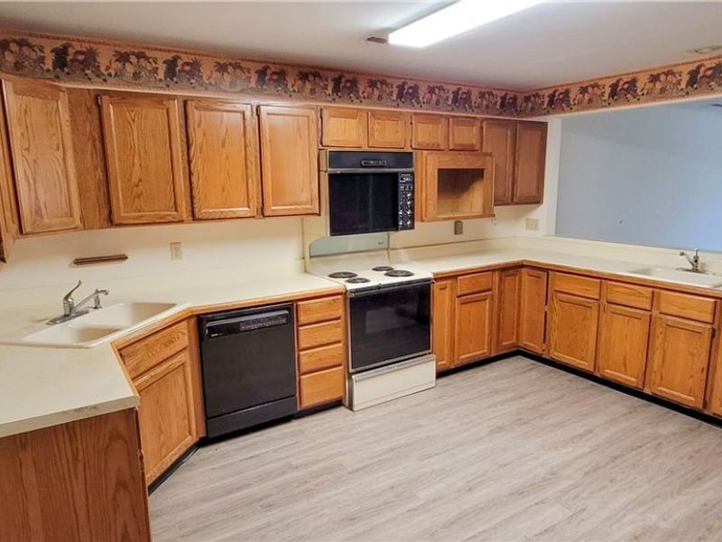 1745 Brookwood Drive, Akron, OH 44313 Photo 8