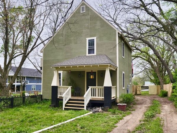 114 N Ozark Street , Prairie Grove, AR 72753