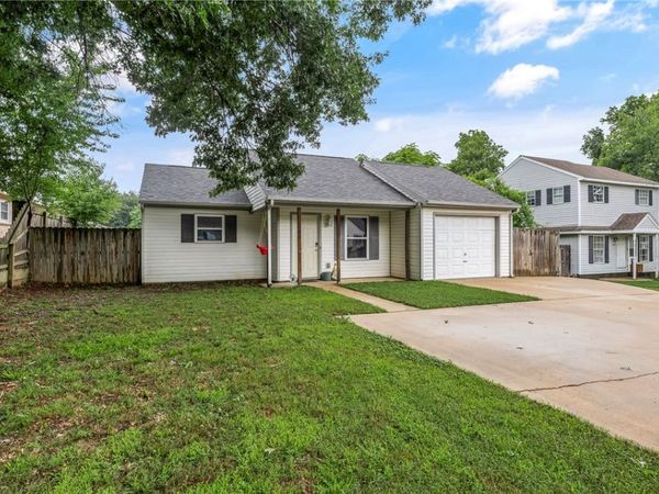 4031 Old Missouri Road, Fayetteville, AR 72703