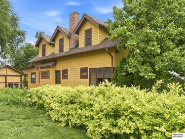 1014 S 31st Street, Omaha, NE 68105