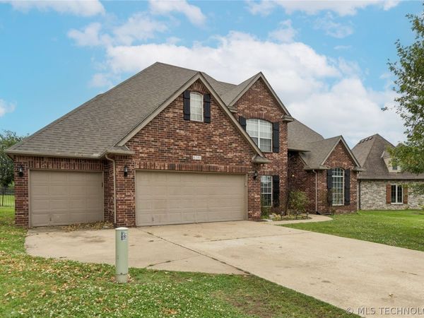 8240 Overlook Trail , Claremore, OK 74019