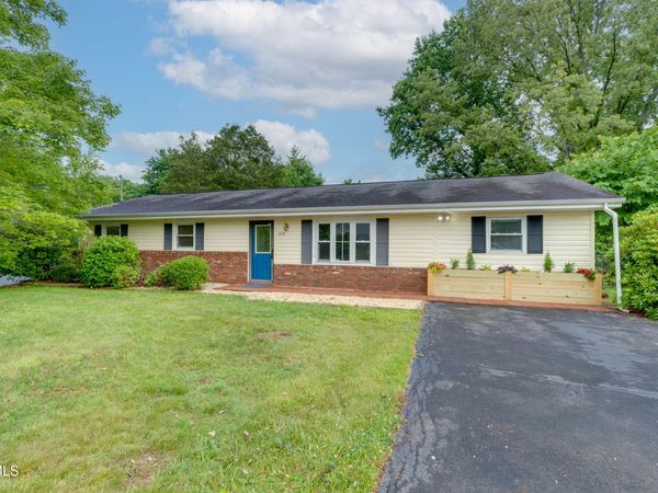 114 Dogwood Village Road, Jonesborough, TN 37659