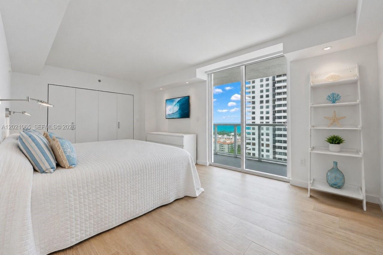2457 Collins Ave, Unit 1703, Miami Beach, FL 33140 Photo