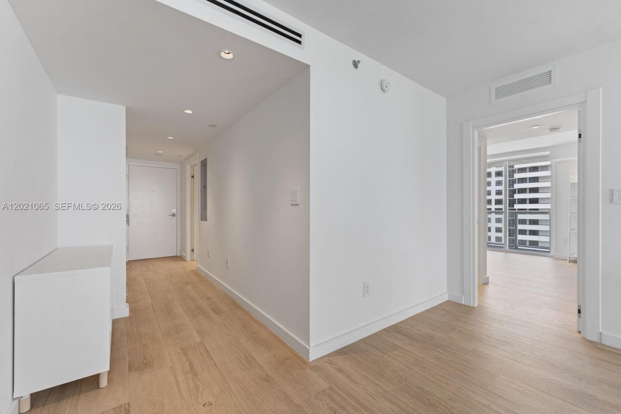 2457 Collins Ave, Unit 1703, Miami Beach, FL 33140 Photo