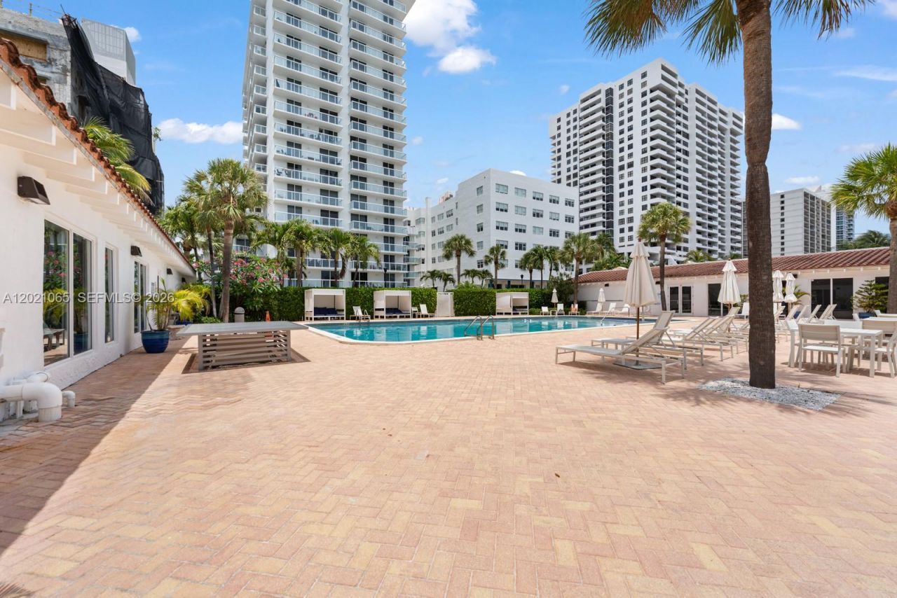2457 Collins Ave, Unit 1703, Miami Beach, FL 33140 Photo
