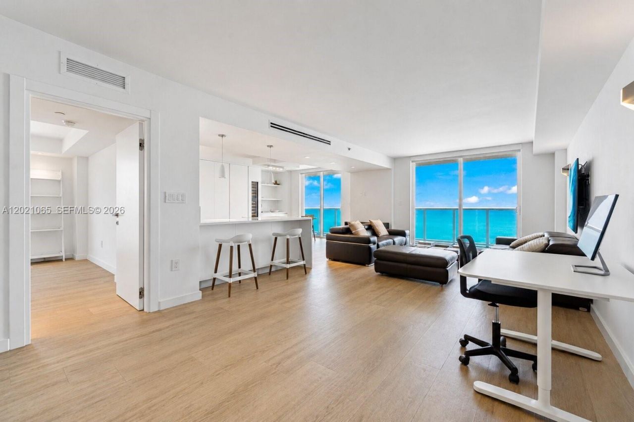 2457 Collins Ave, Unit 1703, Miami Beach, FL 33140 Photo