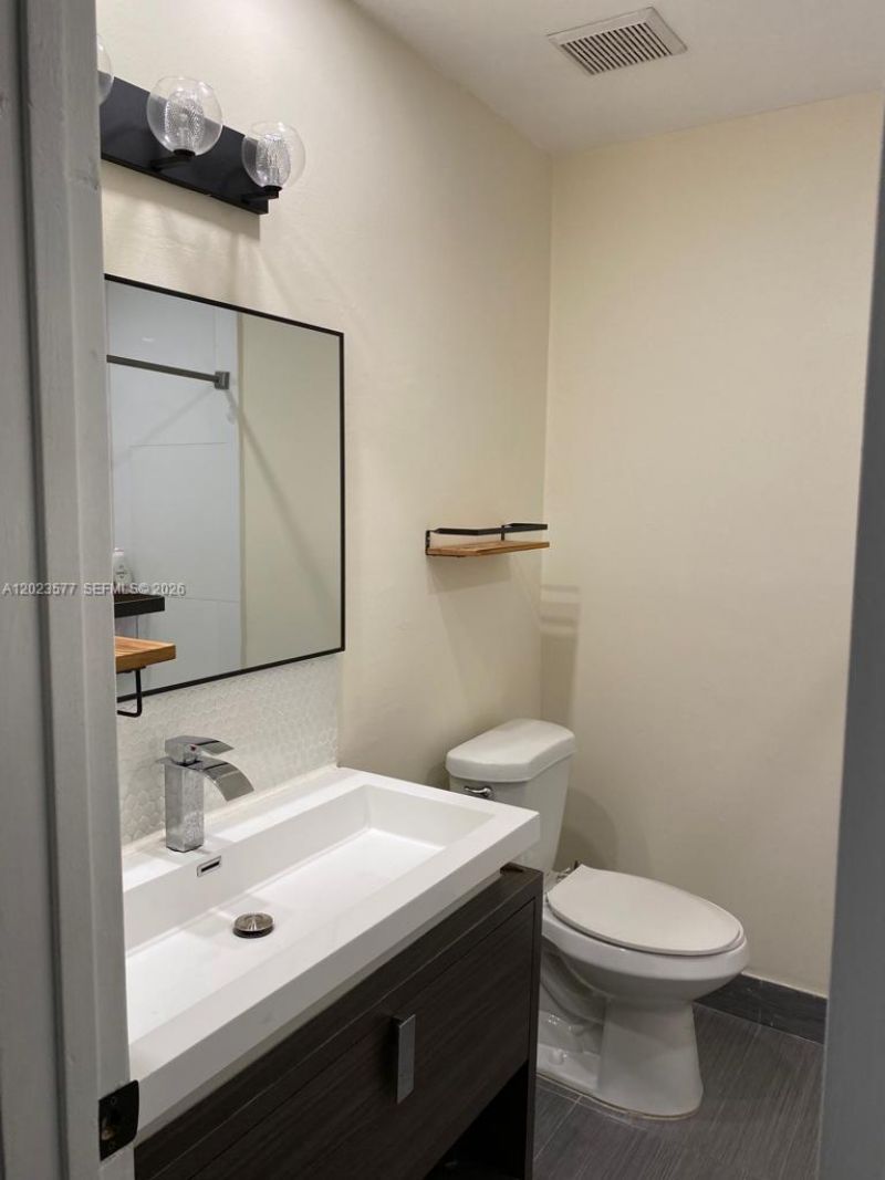 1901 NW S River Dr , Unit 12B, Miami, FL 33125 Photo