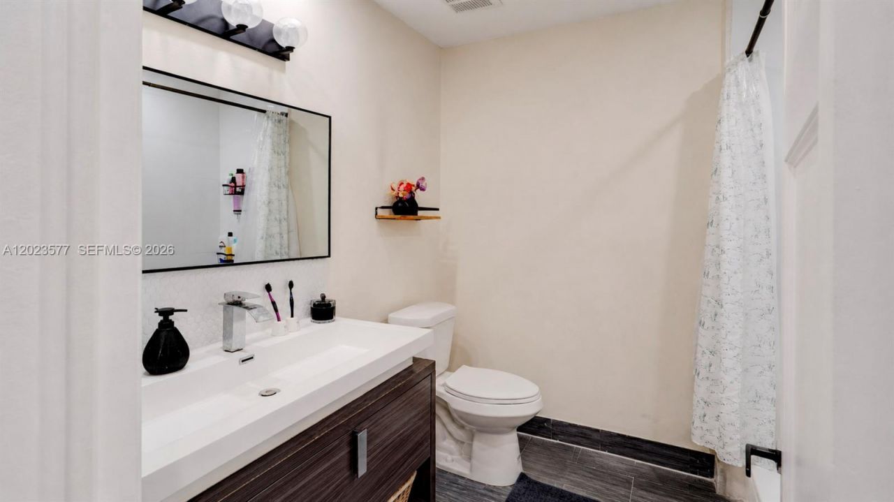 1901 NW S River Dr , Unit 12B, Miami, FL 33125 Photo