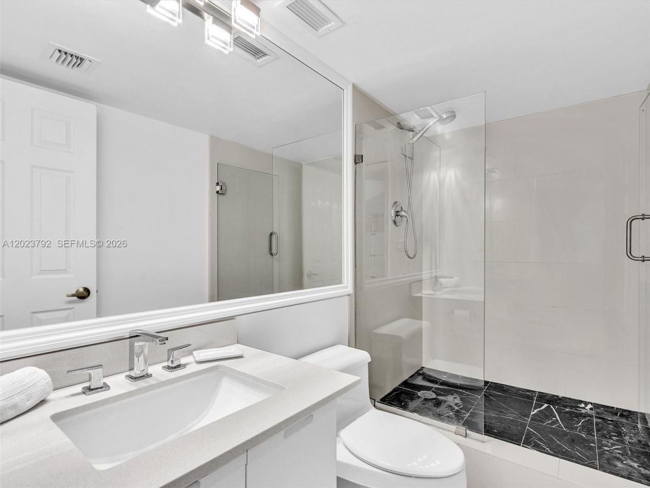 825 Brickell Bay Dr, Unit 2048, Miami, FL 33131 Photo