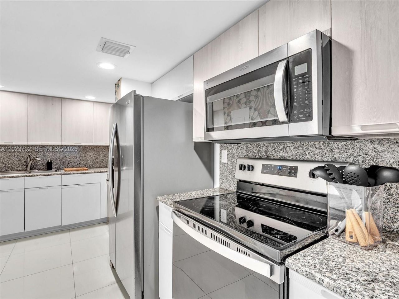 825 Brickell Bay Dr, Unit 2048, Miami, FL 33131 Photo