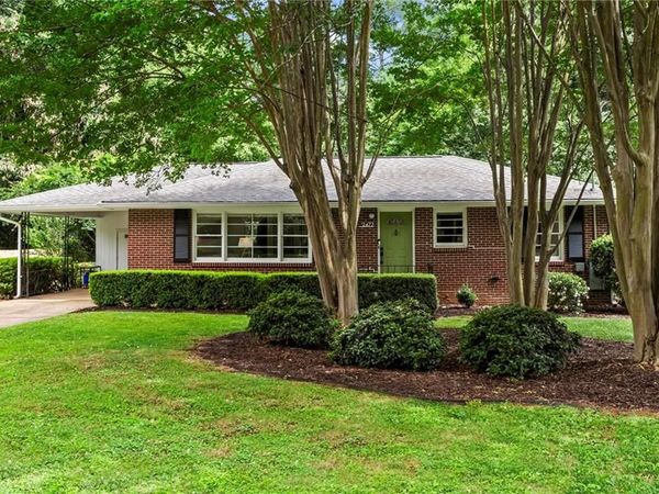 2477 Hunting Valley Drive , Decatur, GA 30033