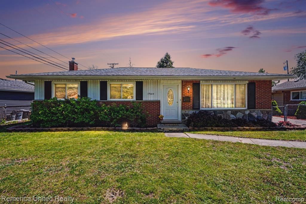 19044 Hillcrest Street , Livonia, MI 48152 Main Photo