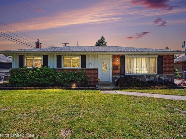 19044 Hillcrest Street , Livonia, MI 48152