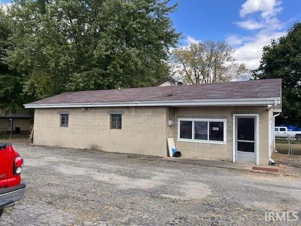 2710 Broad Street, New Castle, IN 47362