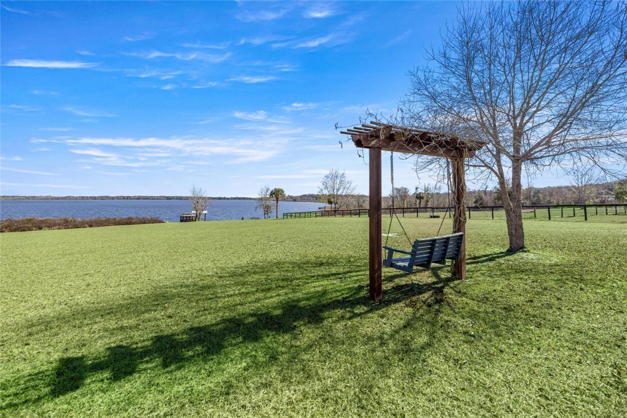 5251 SE 180th Avenue Road , Ocklawaha, FL 32179 Photo