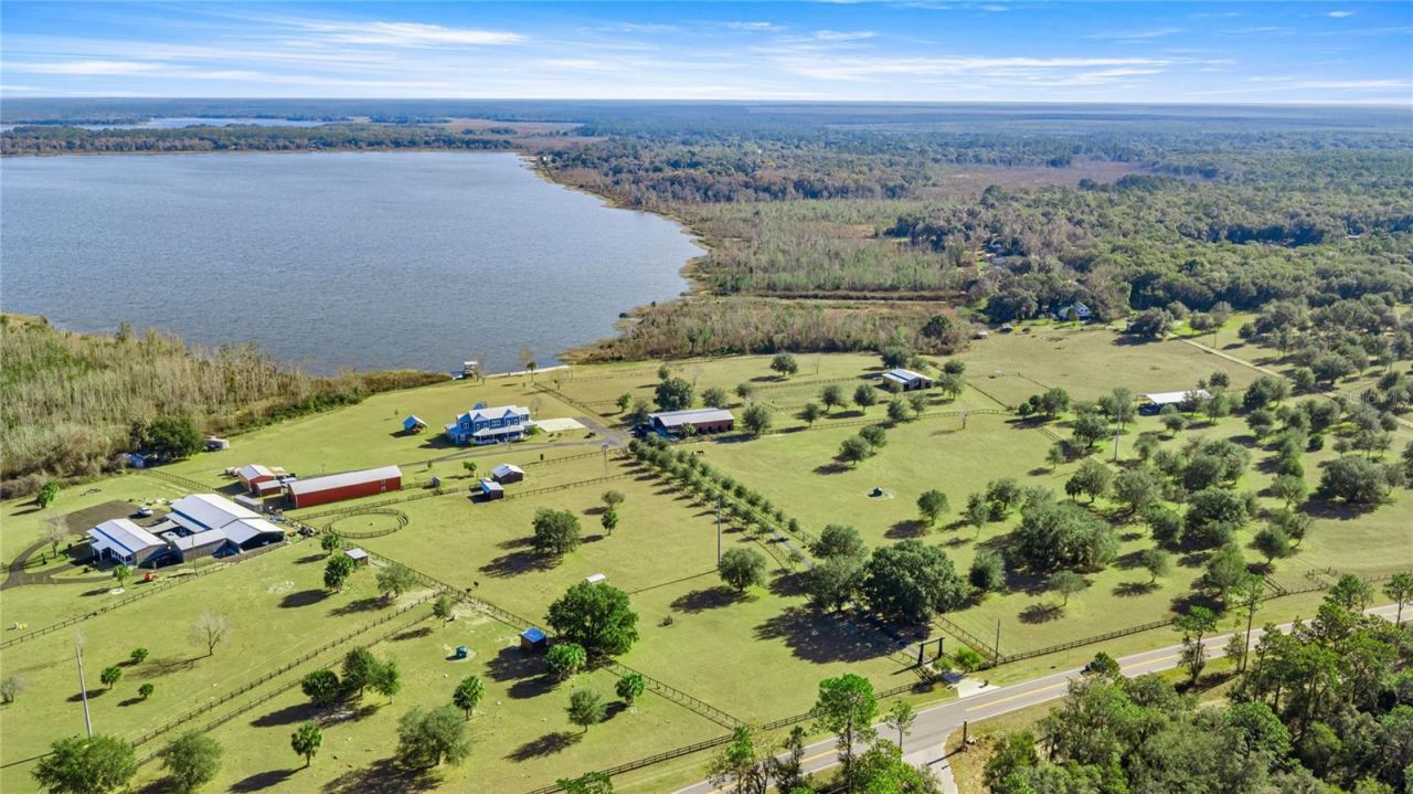 5251 SE 180th Avenue Road , Ocklawaha, FL 32179 Photo