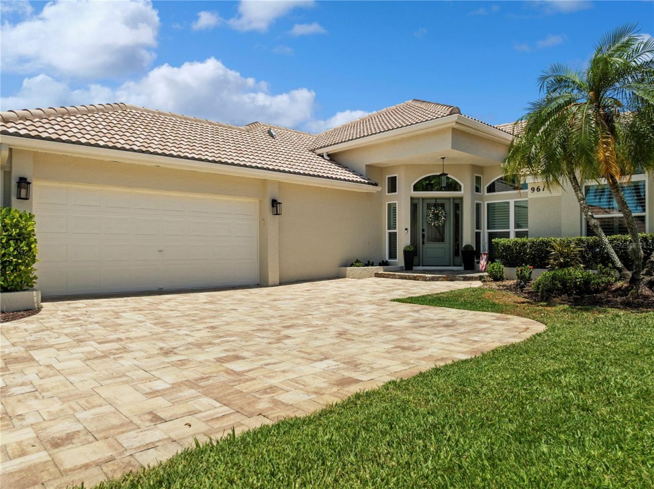 961 Live Oak Avenue Ne, Saint Petersburg, FL 33703 Main Photo