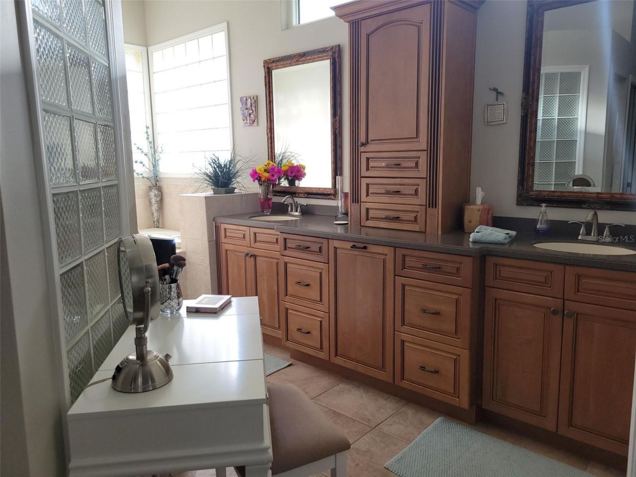 961 Live Oak Avenue Ne, Saint Petersburg, FL 33703 Photo