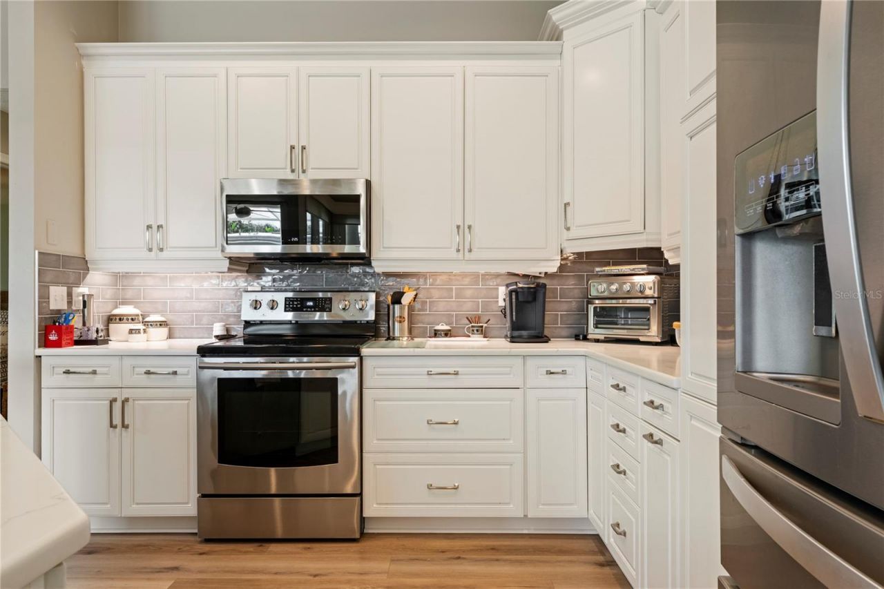 961 Live Oak Avenue Ne, Saint Petersburg, FL 33703 Photo