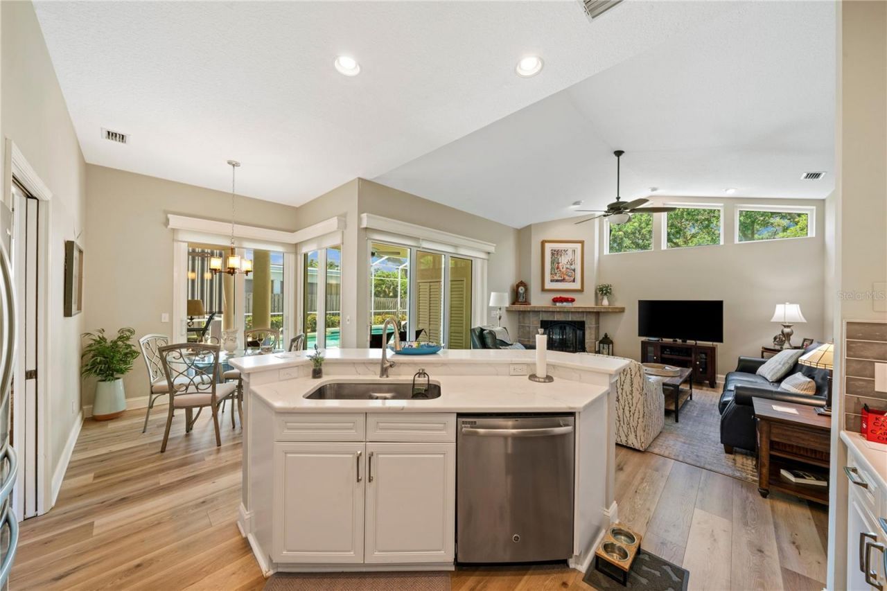 961 Live Oak Avenue Ne, Saint Petersburg, FL 33703 Photo