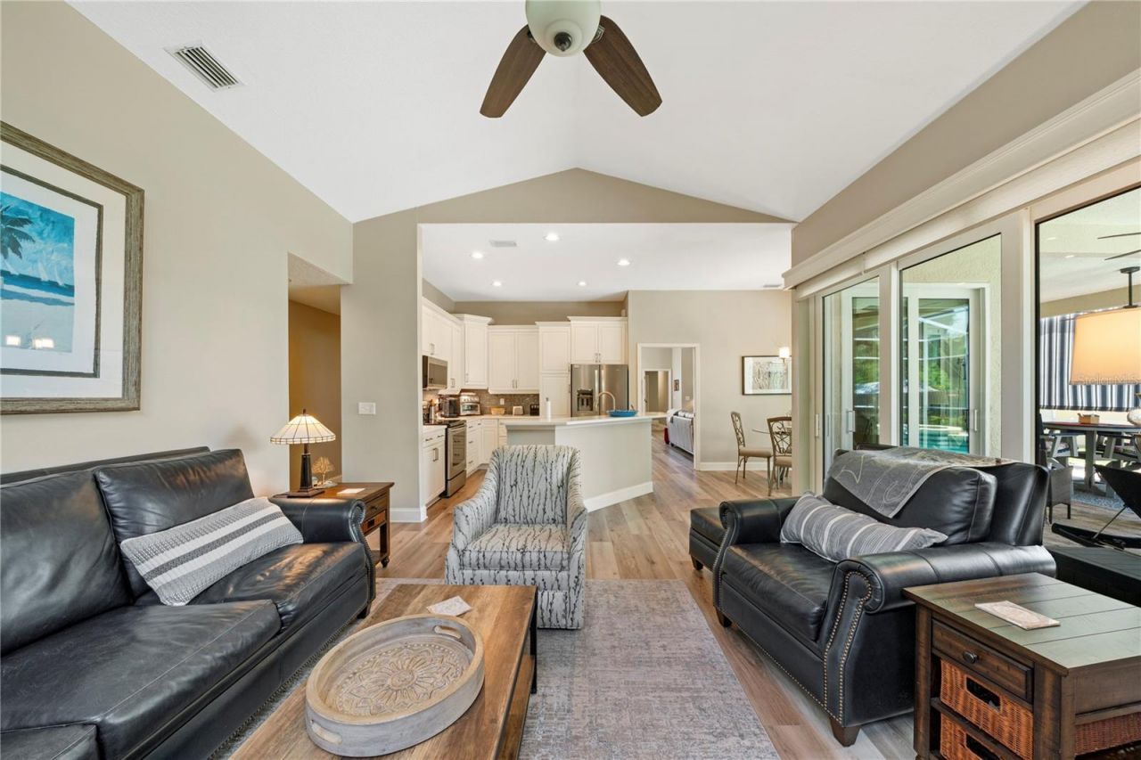 961 Live Oak Avenue Ne, Saint Petersburg, FL 33703 Photo