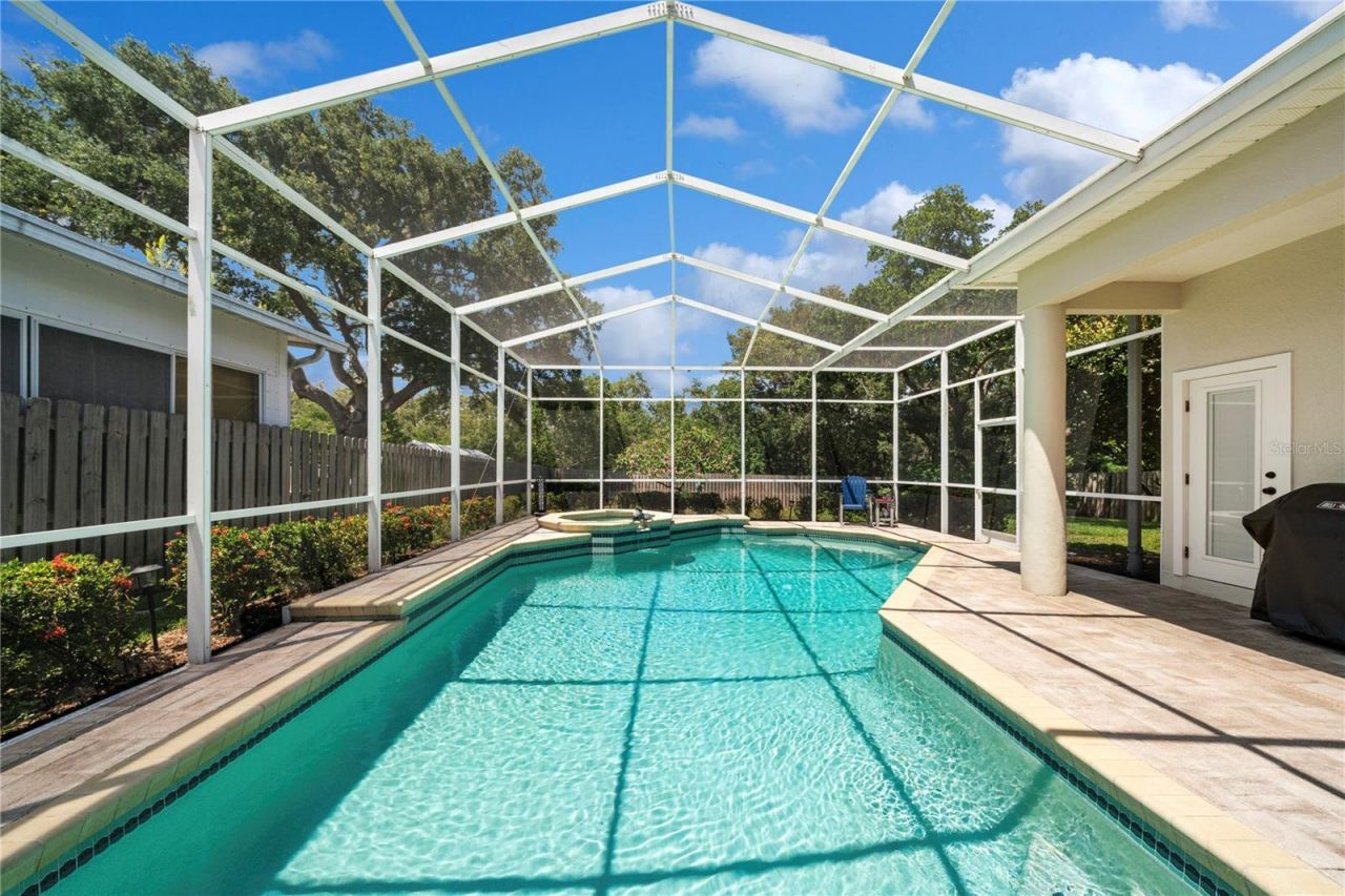 961 Live Oak Avenue Ne, Saint Petersburg, FL 33703 Photo