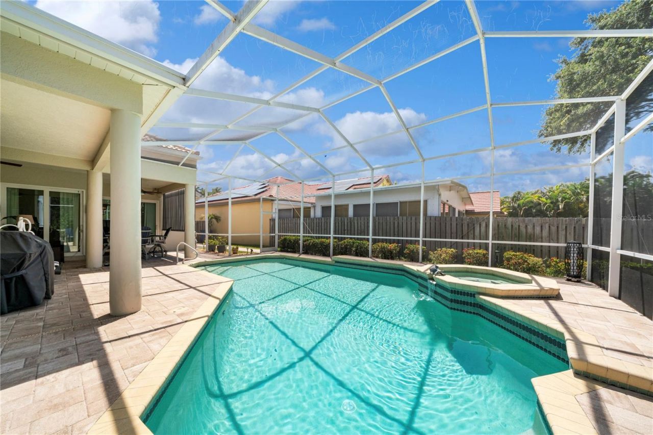 961 Live Oak Avenue Ne, Saint Petersburg, FL 33703 Photo