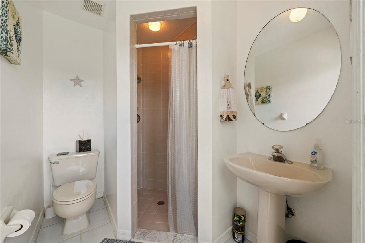 961 Live Oak Avenue Ne, Saint Petersburg, FL 33703 Photo