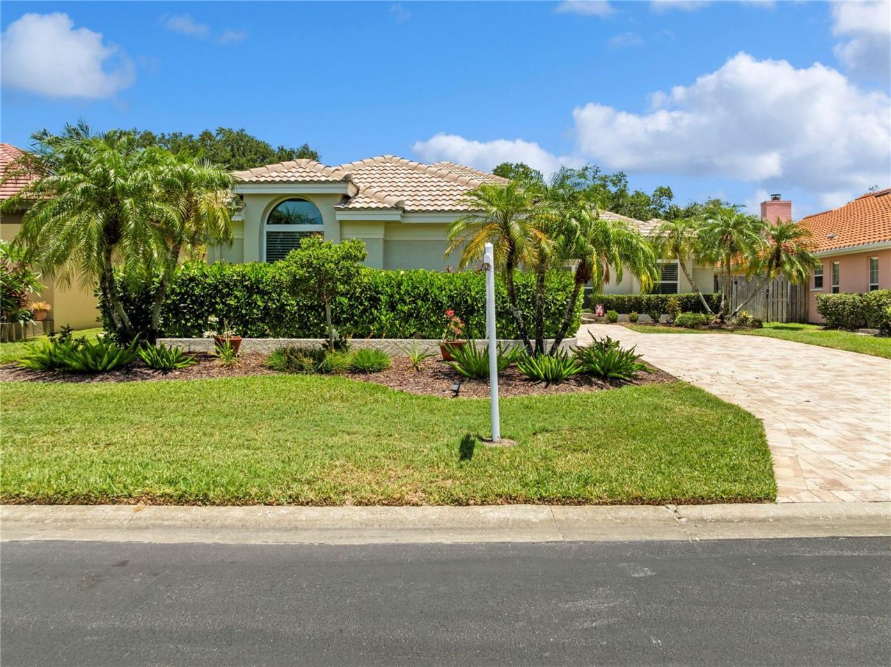 961 Live Oak Avenue Ne, Saint Petersburg, FL 33703 Photo