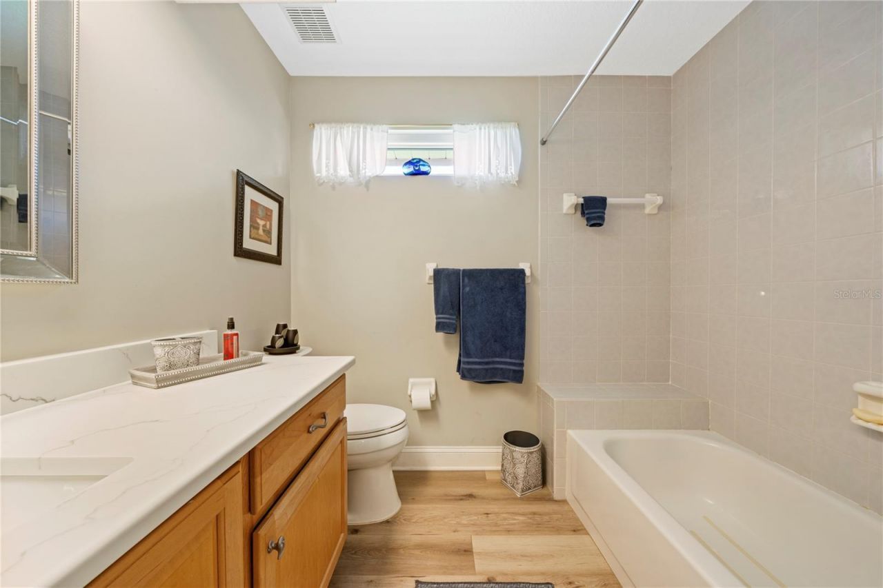 961 Live Oak Avenue Ne, Saint Petersburg, FL 33703 Photo