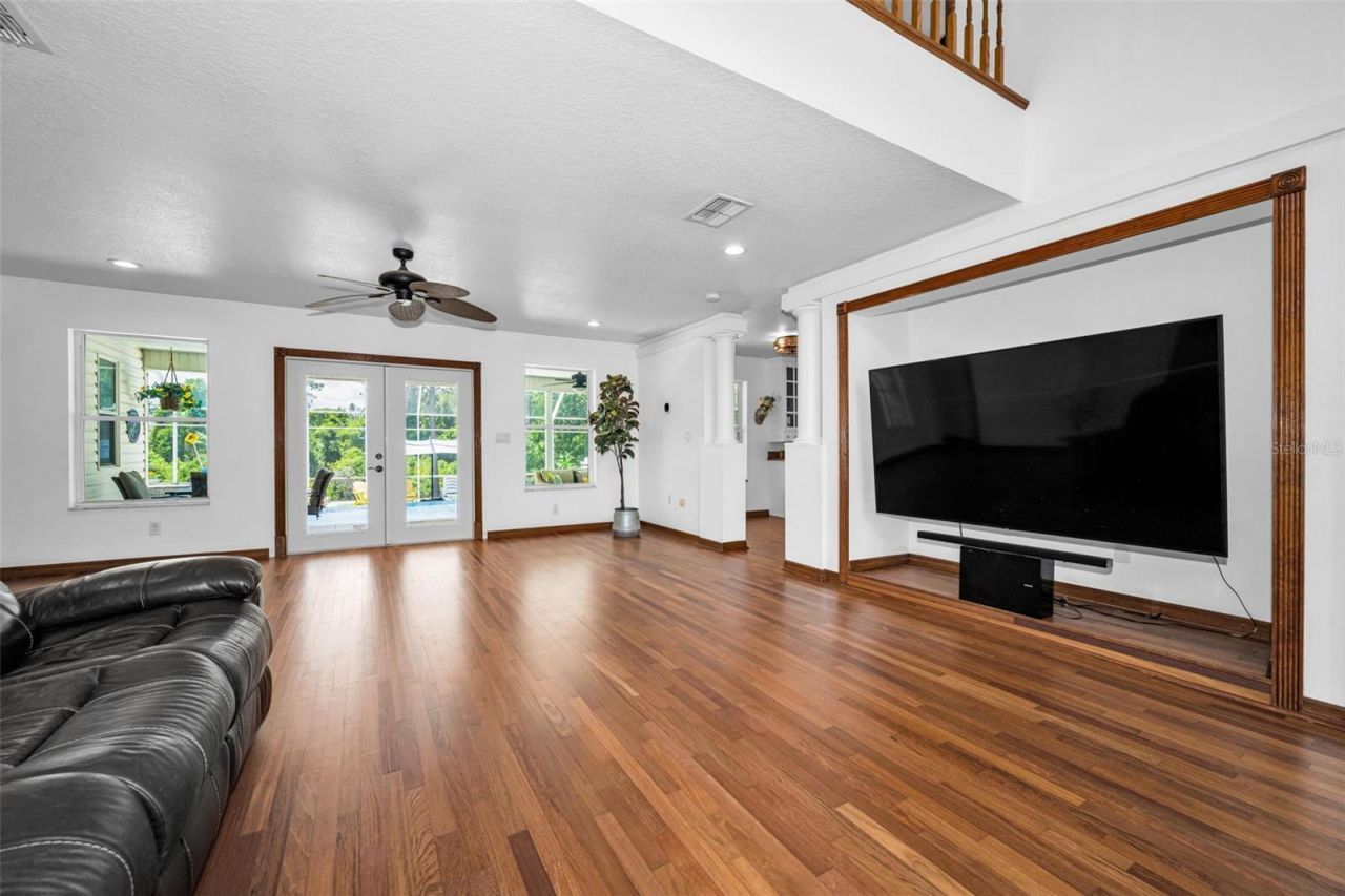 11046 Lakeview Drive, New Port Richey, FL 34654 Photo