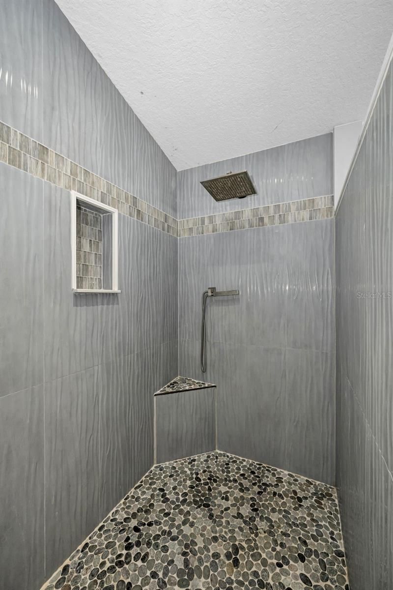 11046 Lakeview Drive, New Port Richey, FL 34654 Photo