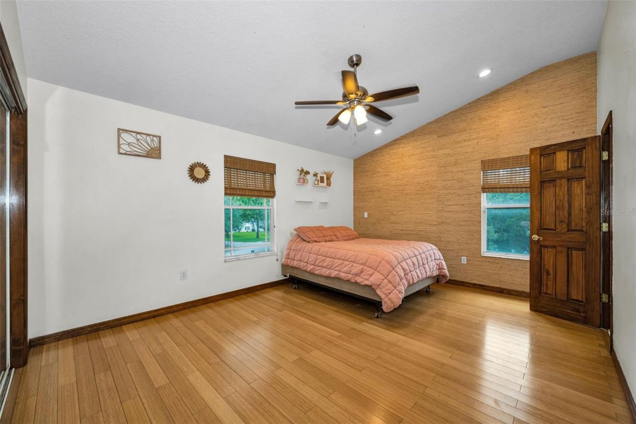 11046 Lakeview Drive, New Port Richey, FL 34654 Photo