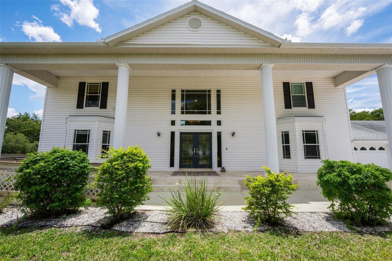 11046 Lakeview Drive, New Port Richey, FL 34654 Photo