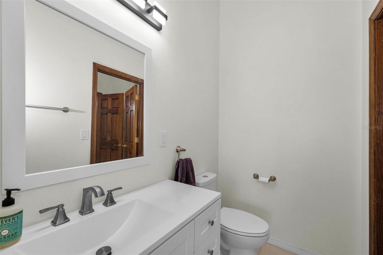 11046 Lakeview Drive, New Port Richey, FL 34654 Photo
