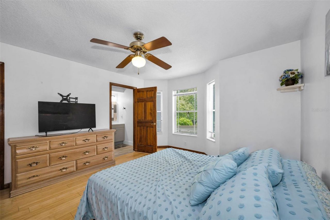 11046 Lakeview Drive, New Port Richey, FL 34654 Photo