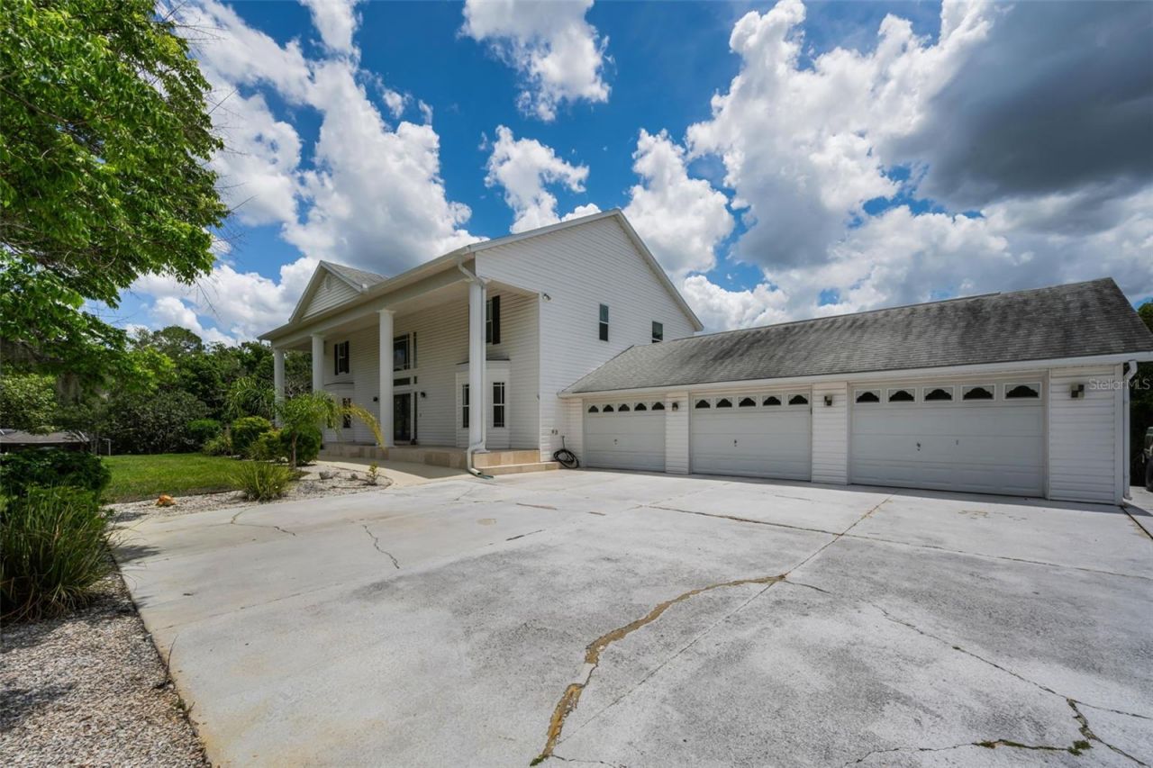 11046 Lakeview Drive, New Port Richey, FL 34654 Photo