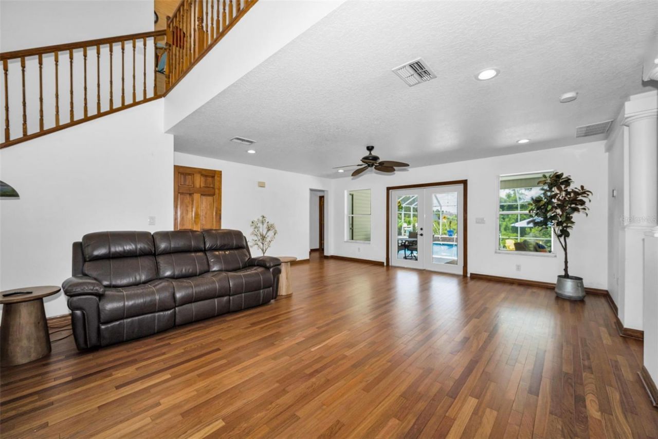 11046 Lakeview Drive, New Port Richey, FL 34654 Photo