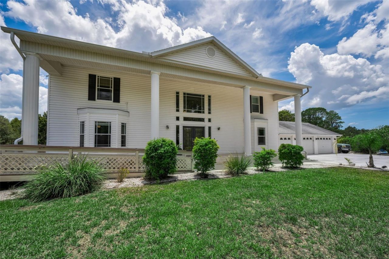 11046 Lakeview Drive, New Port Richey, FL 34654 Photo