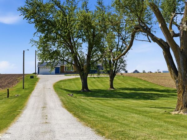 208 Main Street, Martinsburg, IA 52568