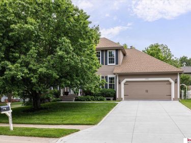 13405 Boyd Street , Omaha, NE 68164