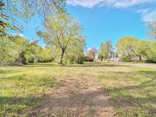 221 Dakota Avenue SE, Staples, MN 56479