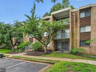 2911 CHARING CROSS ROAD, Unit 8, FALLS CHURCH, VA 22042