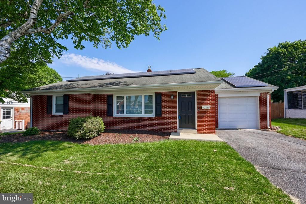 415 W END AVENUE , AKRON, PA 17501