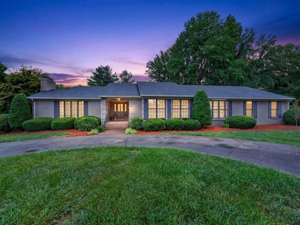 635 Scottsborough Circle , Bowling Green, KY 42103