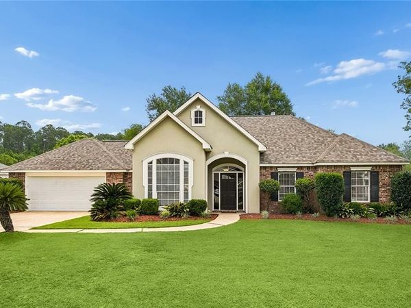 922 CRESTWOOD Drive , Covington, LA 70433